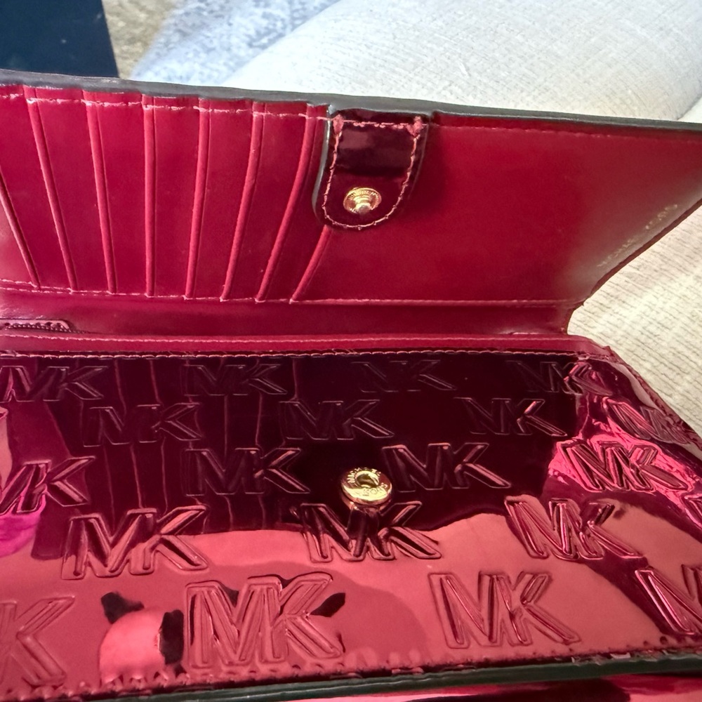Michael Kors Glossy Red Crossbody/wallet/phone holder - Picture 2 of 4